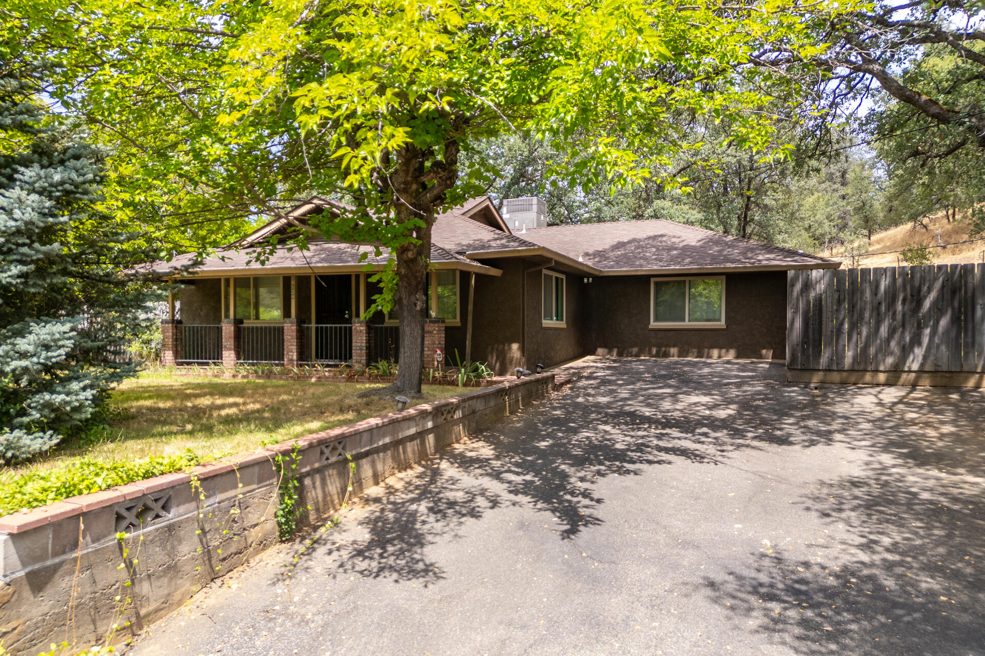 20124 Old Alturas Road Redding, CA 96003 - Photo 1 of 32 Front