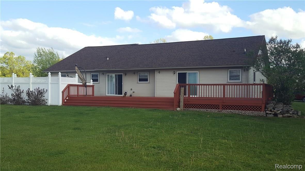 165 East Barron Road Howell, MI 48855 - Photo 9 of 22 20170521_183402.jpg