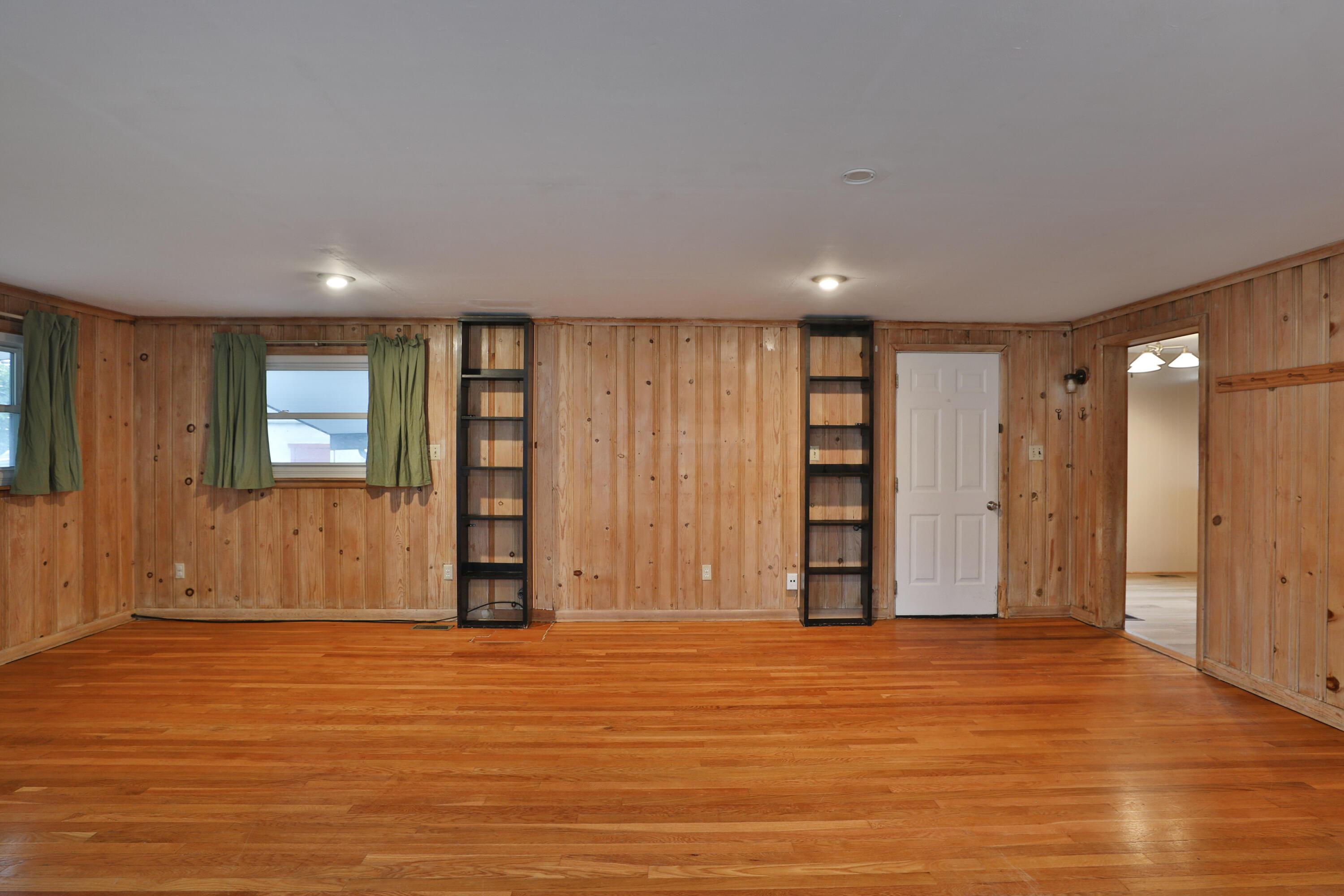 165 Morse Road Columbus, OH 43214 - Photo 12 of 35