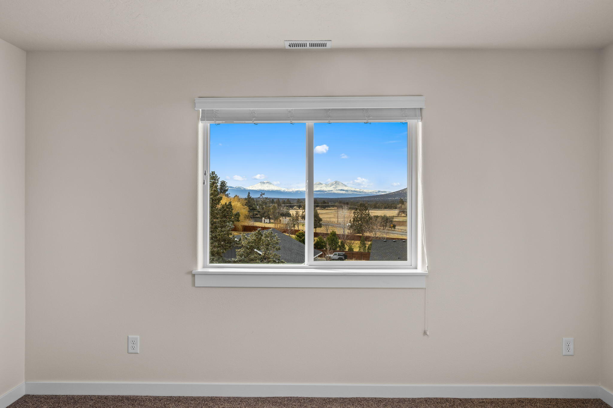 2457 Southwest 45th Street Redmond, OR 97756 - Photo 49 of 78 2026_02_26_2457_sw_45th_st_rdm-42