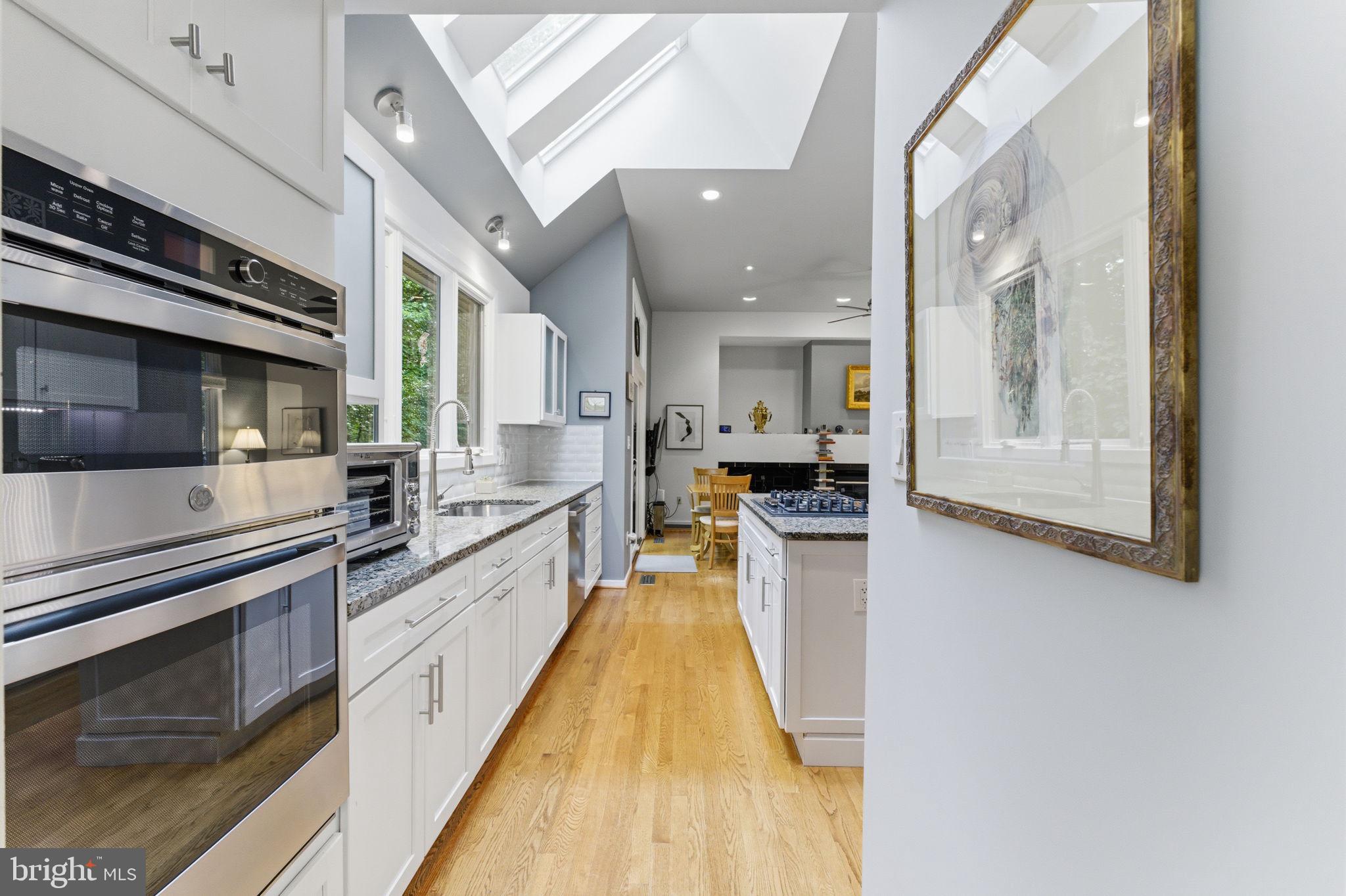 1608 Woodstock Lane Reston, VA 20194 - Photo 9 of 76