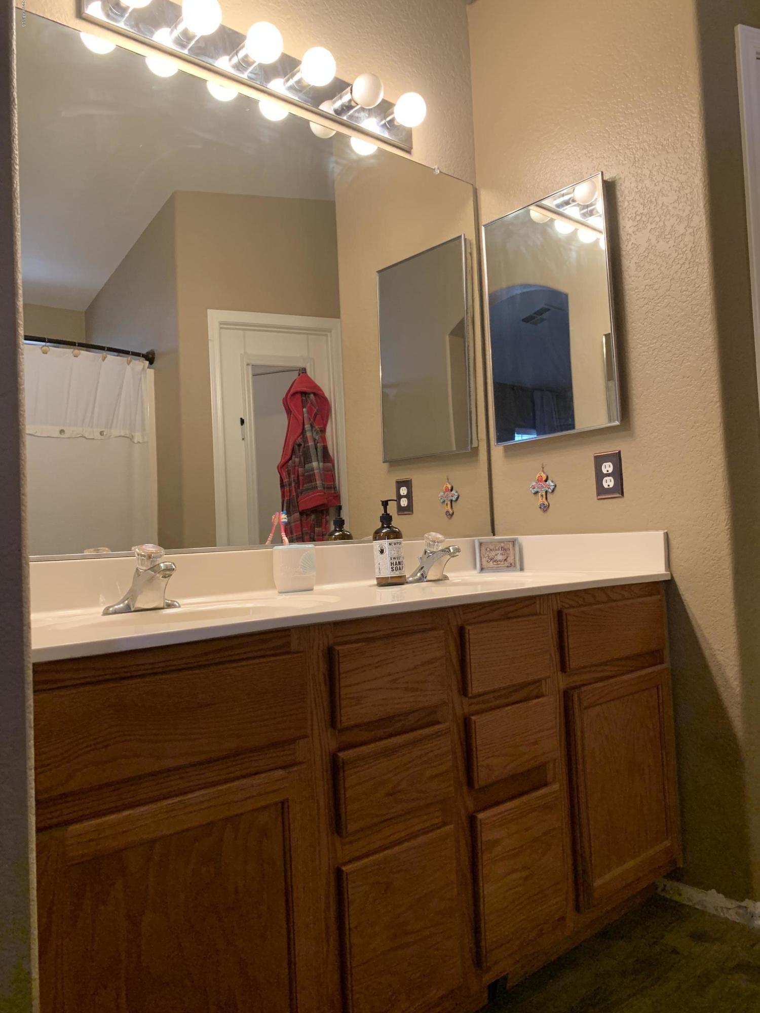 1124 West Wagoner Road Phoenix, AZ 85023 - Photo 14 of 16 IMG_7055