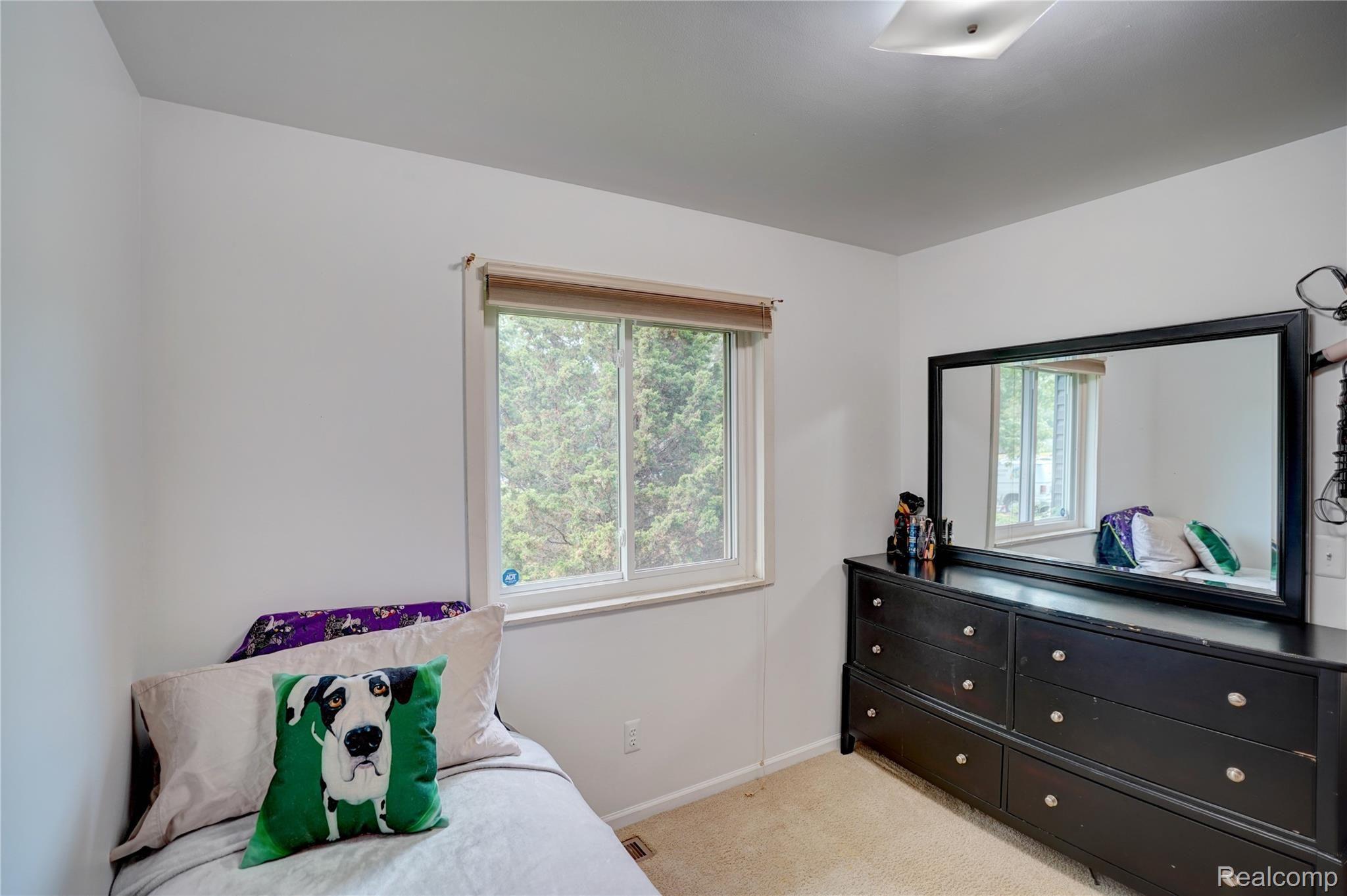 3865 Elmhurst Road Waterford, MI 48328 - Photo 23 of 49 3865 Elmhurst Rd 32.jpg