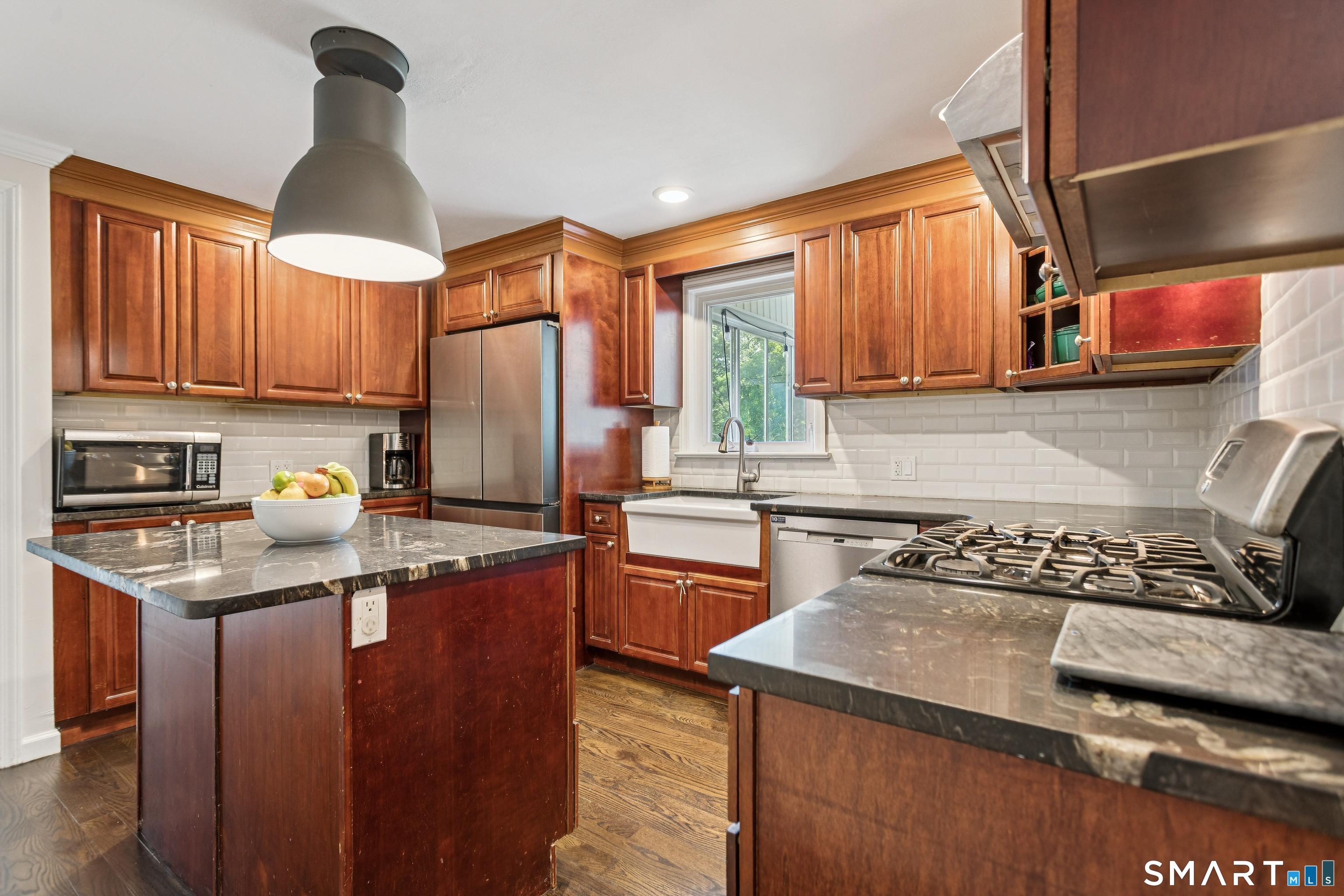 111 Mill Hill Road Fairfield, CT 06890 - Photo 18 of 39 Gallery Image 18