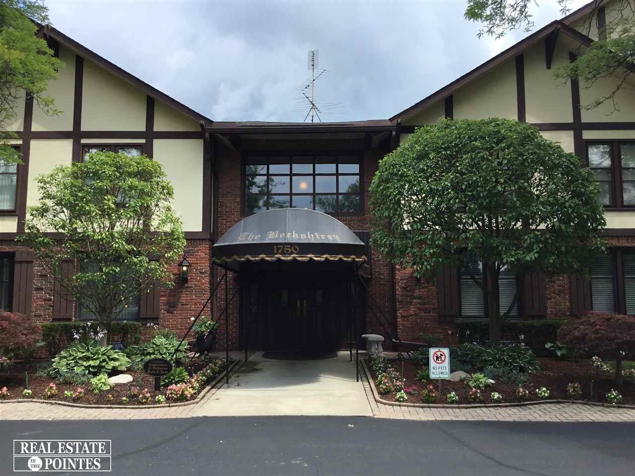 1750 Vernier Road, Unit 20 Grosse Pointe Woods, MI 48236 - Photo 24 of 25