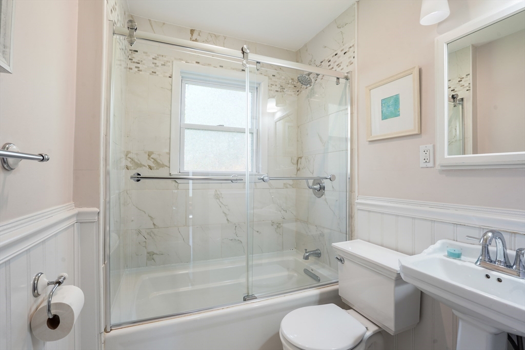 37 Violet Avenue Dedham, MA 02026 - Photo 12 of 35