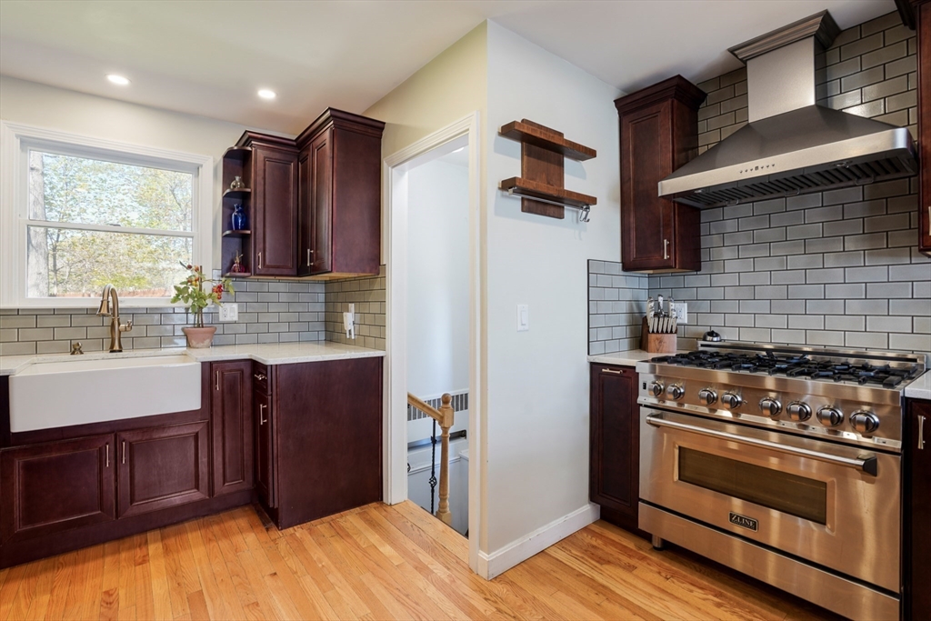37 Violet Avenue Dedham, MA 02026 - Photo 7 of 35