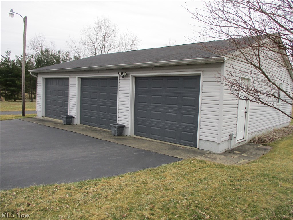 2705 East South Range Road New Springfield, OH 44443 - Photo 8 of 34