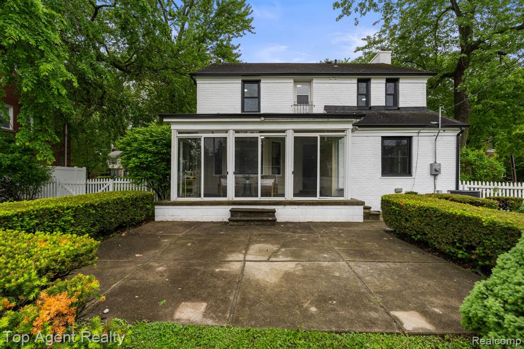 1894 Broadstone Road Grosse Pointe, MI 48236 - Photo 42 of 60