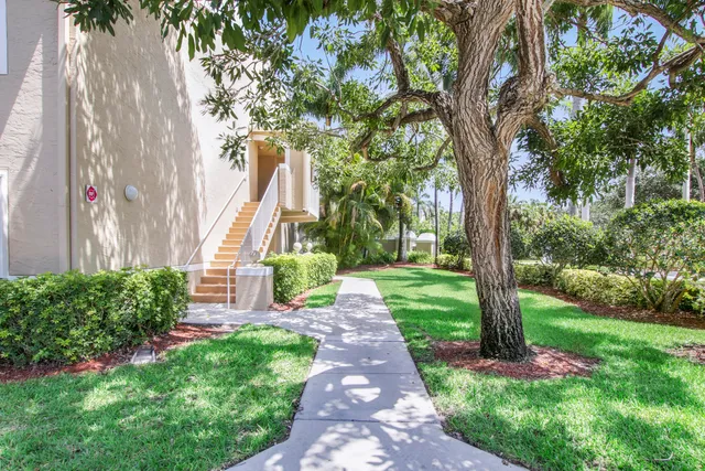 $3,200 | 284 Village Boulevard, Unit 9112, Tequesta, FL 33469