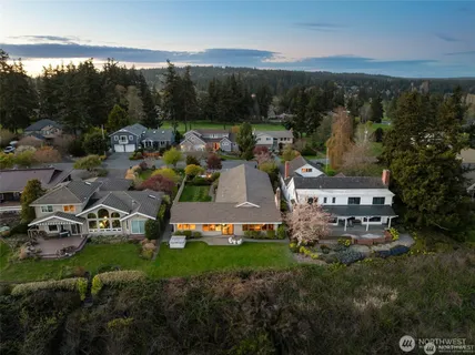 $1,377,500 | 2368 Soundview Drive, Langley, WA 98260