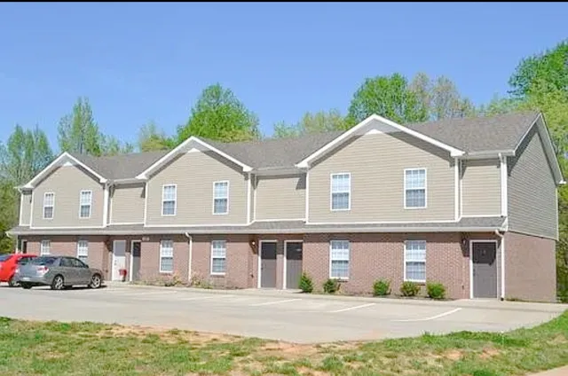 $995 | 689 Oliver Loop, Unit E, Clarksville, TN 37040