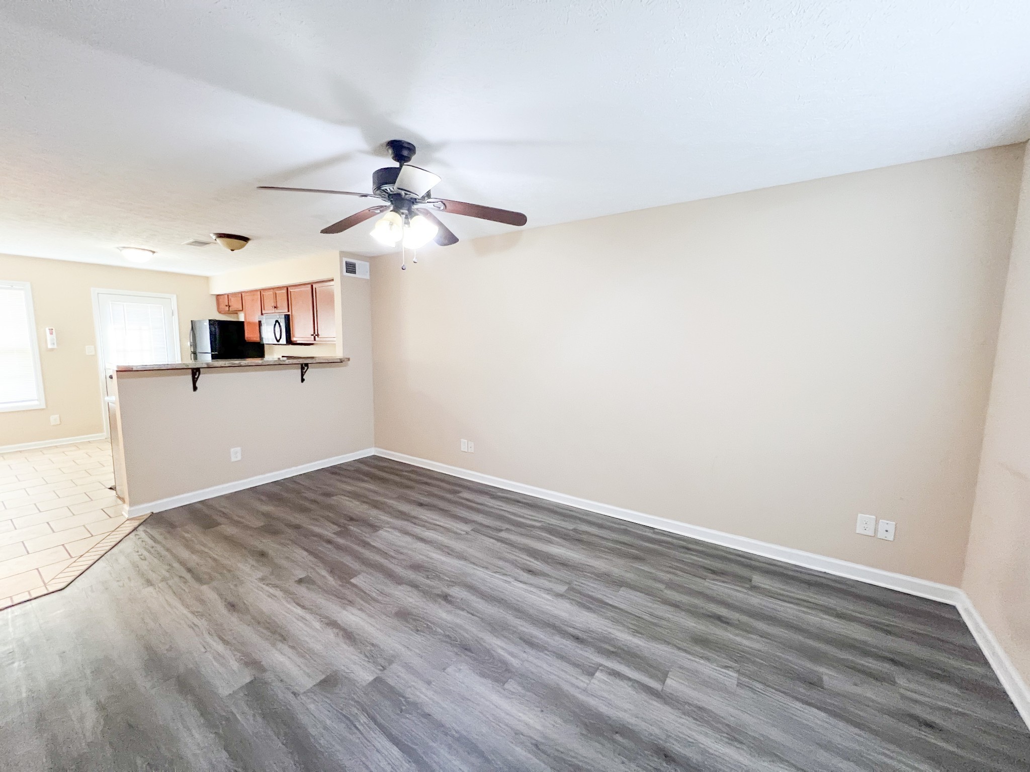 689 Oliver Loop, Unit E Clarksville, TN 37040 - Photo 2 of 10