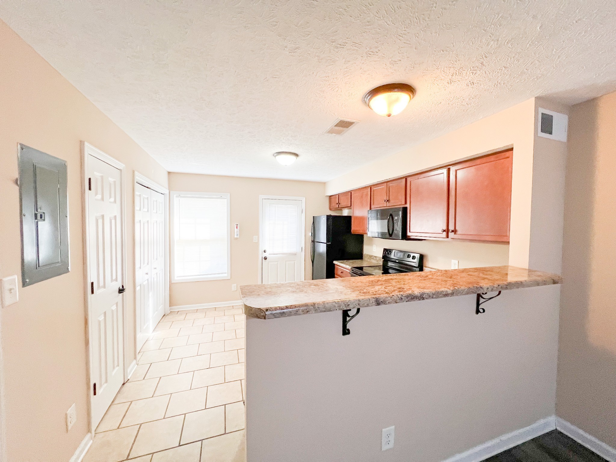 689 Oliver Loop, Unit E Clarksville, TN 37040 - Photo 3 of 10