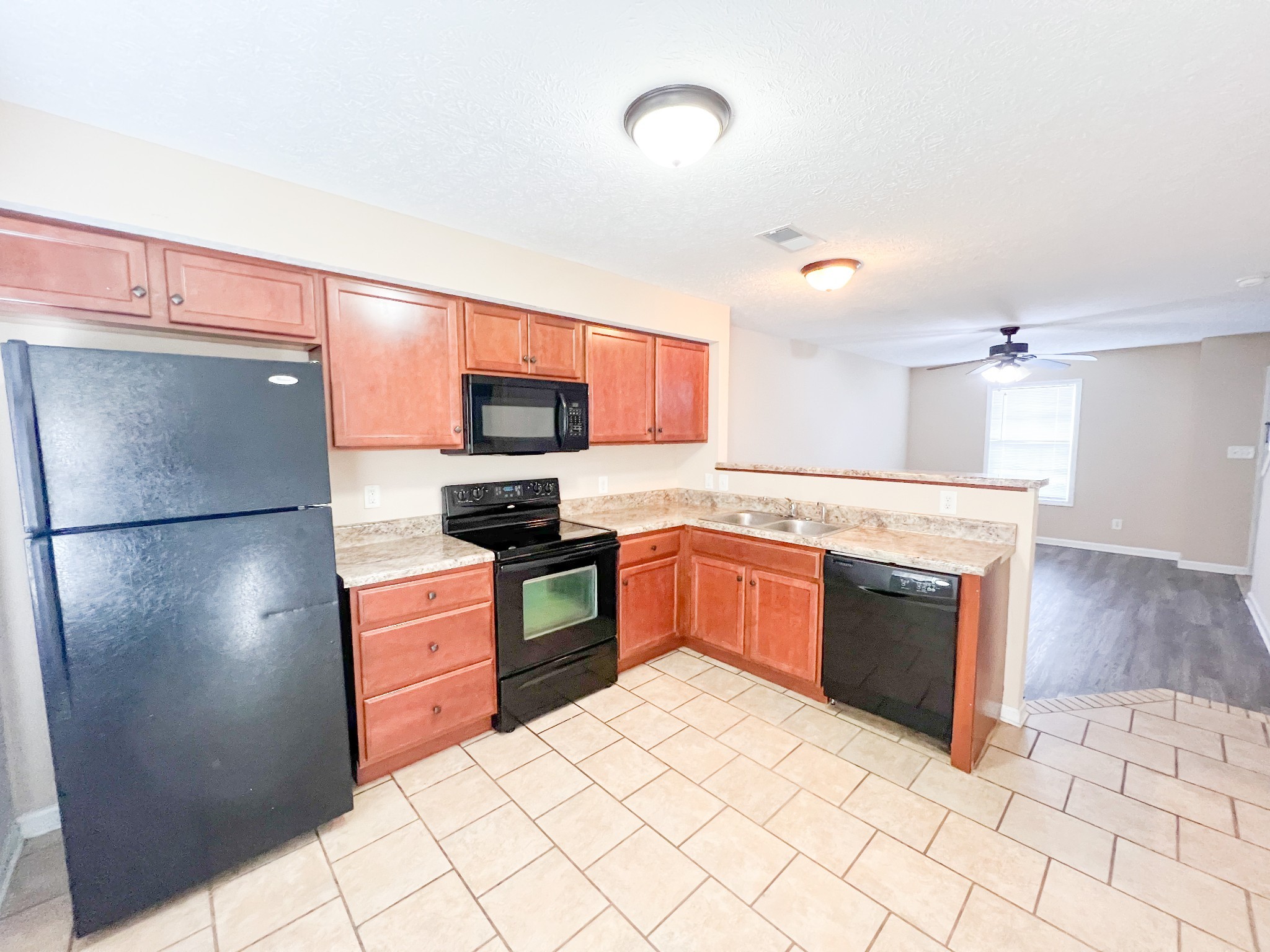 689 Oliver Loop, Unit E Clarksville, TN 37040 - Photo 4 of 10