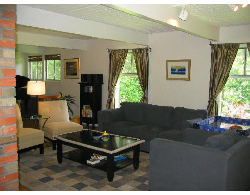 37 Country Corners Road Wayland, MA 01778 - Photo 8 of 11 Gallery Image 8