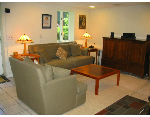 37 Country Corners Road Wayland, MA 01778 - Photo 9 of 11 Gallery Image 9