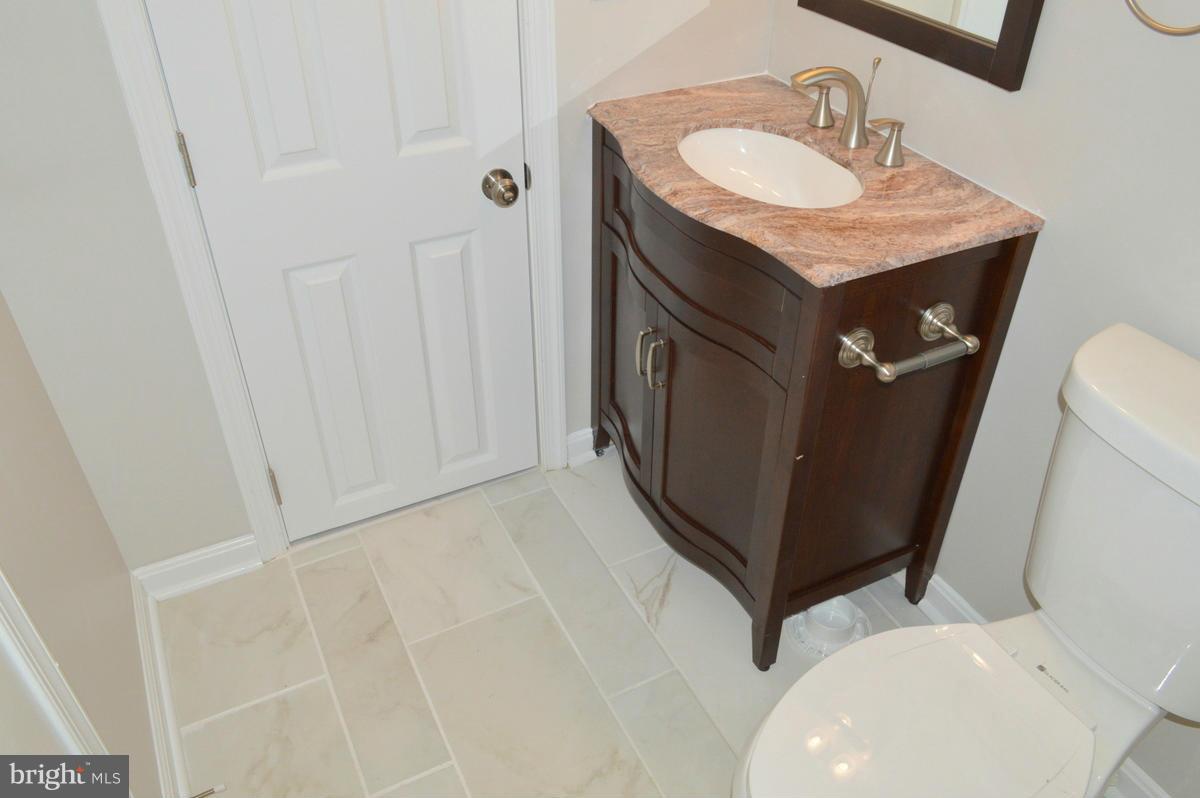 10413 Brunswick Avenue Silver Spring, MD 20902 - Photo 20 of 30 Bath