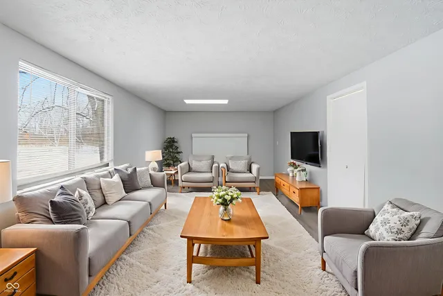 $255,000 | 8214 Oil Creek Court, Indianapolis, IN 46268