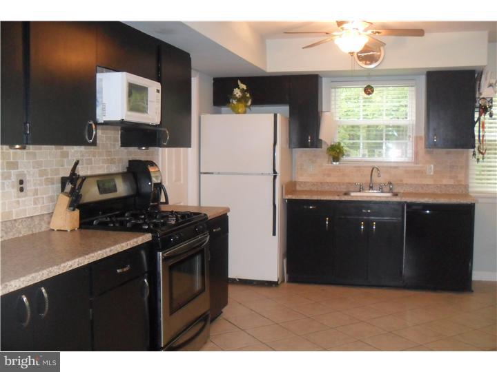 555 Coach Road Horsham, PA 19044 - Photo 2 of 13 Kitchen