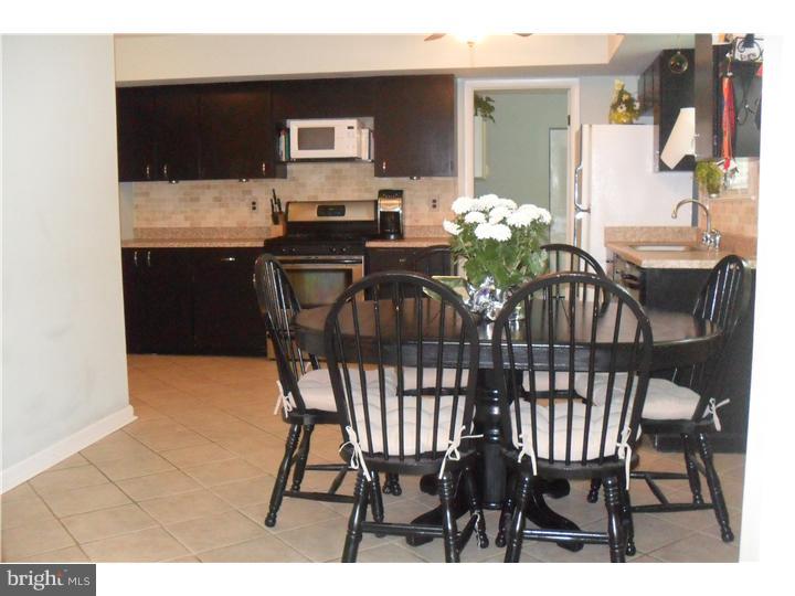 555 Coach Road Horsham, PA 19044 - Photo 3 of 13 Kitchen