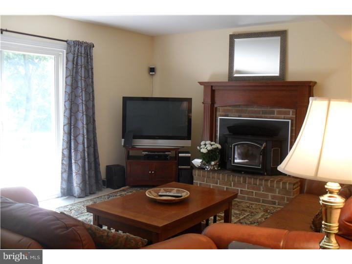 555 Coach Road Horsham, PA 19044 - Photo 4 of 13 Family Room