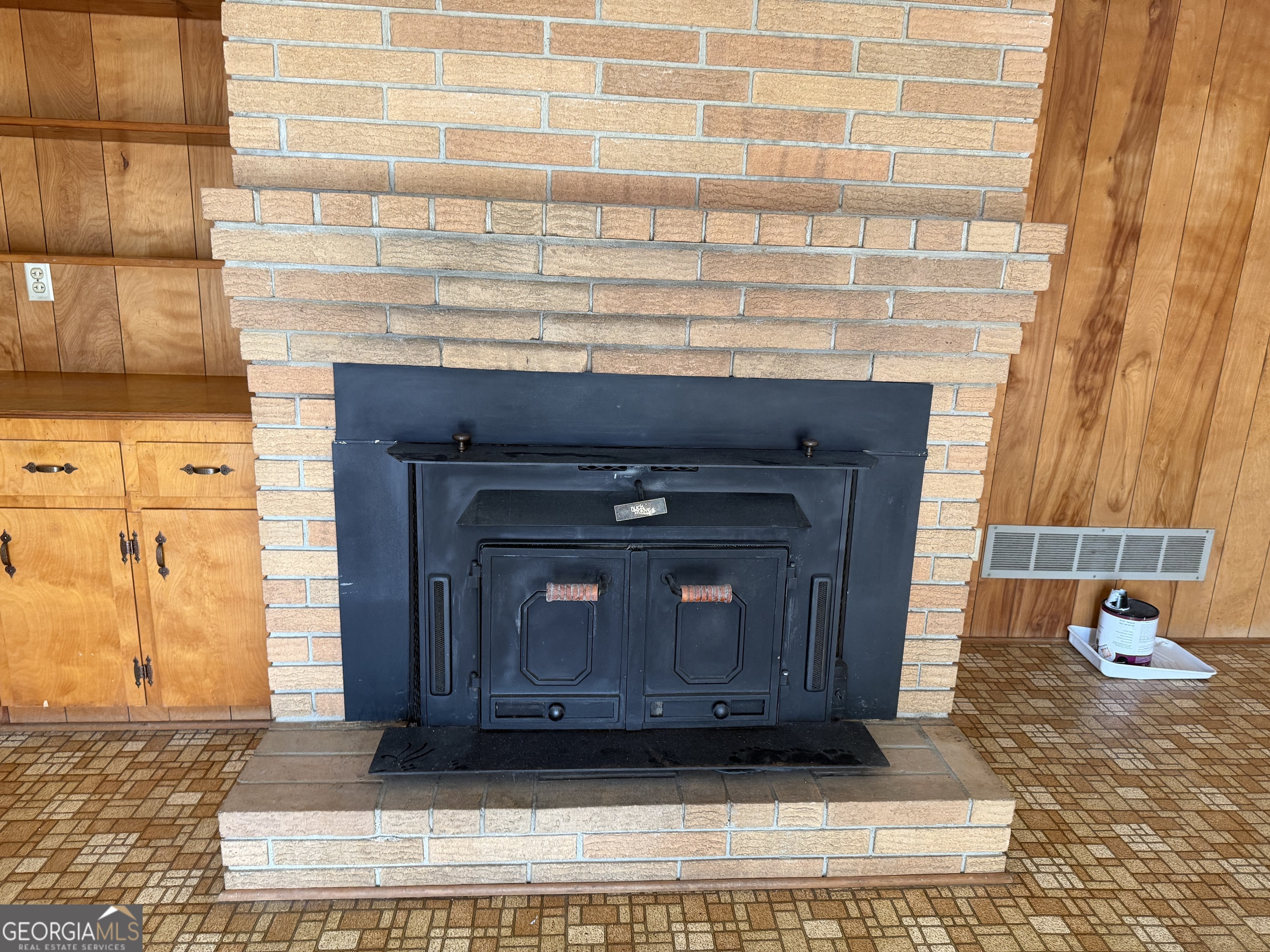 1112 Old Dalton Road Northeast Rome, GA 30165 - Photo 7 of 27 a view of a washer and dryer