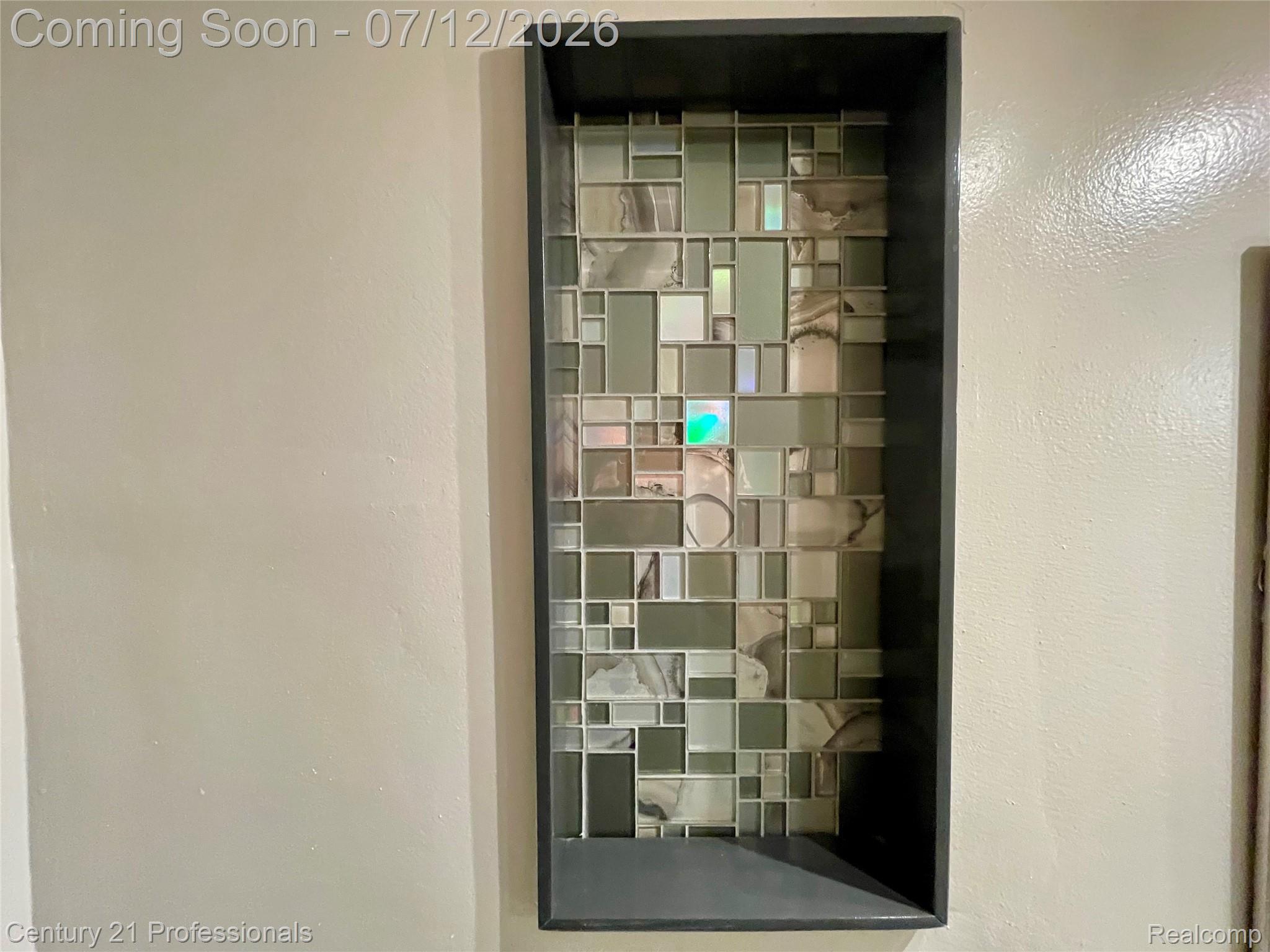 1816 Burning Bush Court Rochester, MI 48309 - Photo 17 of 38 32.jpg