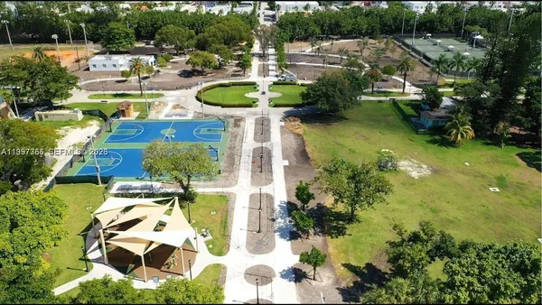 $2,200 | 601 11th Street, Unit 206, Miami Beach, FL 33139