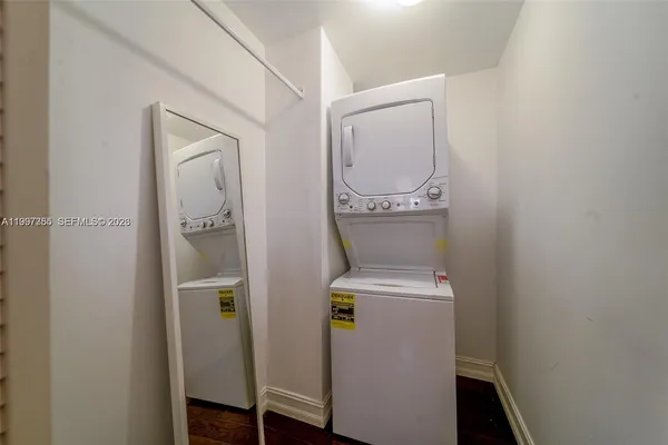 $2,200 | 601 11th Street, Unit 206, Miami Beach, FL 33139