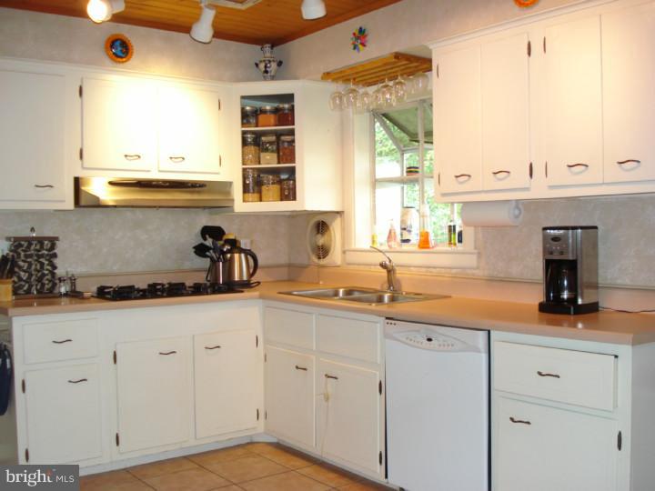 2207 Beverly Road Cinnaminson, NJ 08077 - Photo 6 of 13