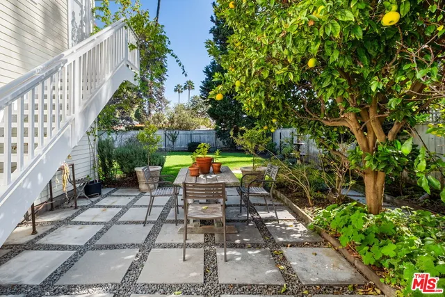 a view of yard with seating area