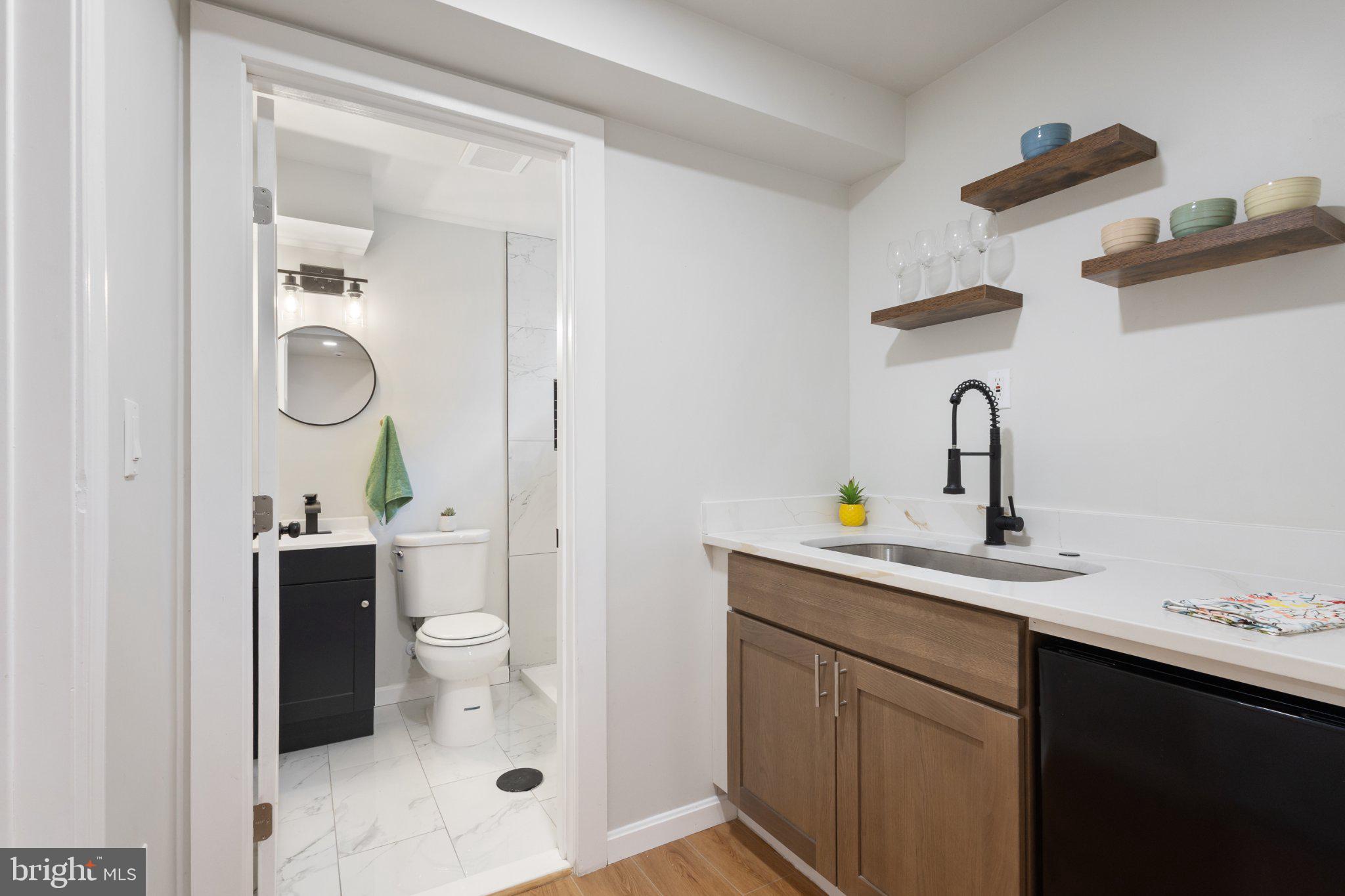 4407 Ridge Drive Baltimore, MD 21229 - Photo 21 of 32 Lower Level - Full Bath and Bar Area