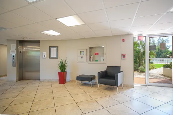 $155,000 | 3930 Inverrary Boulevard, Unit 703D, Lauderhill, FL 33319