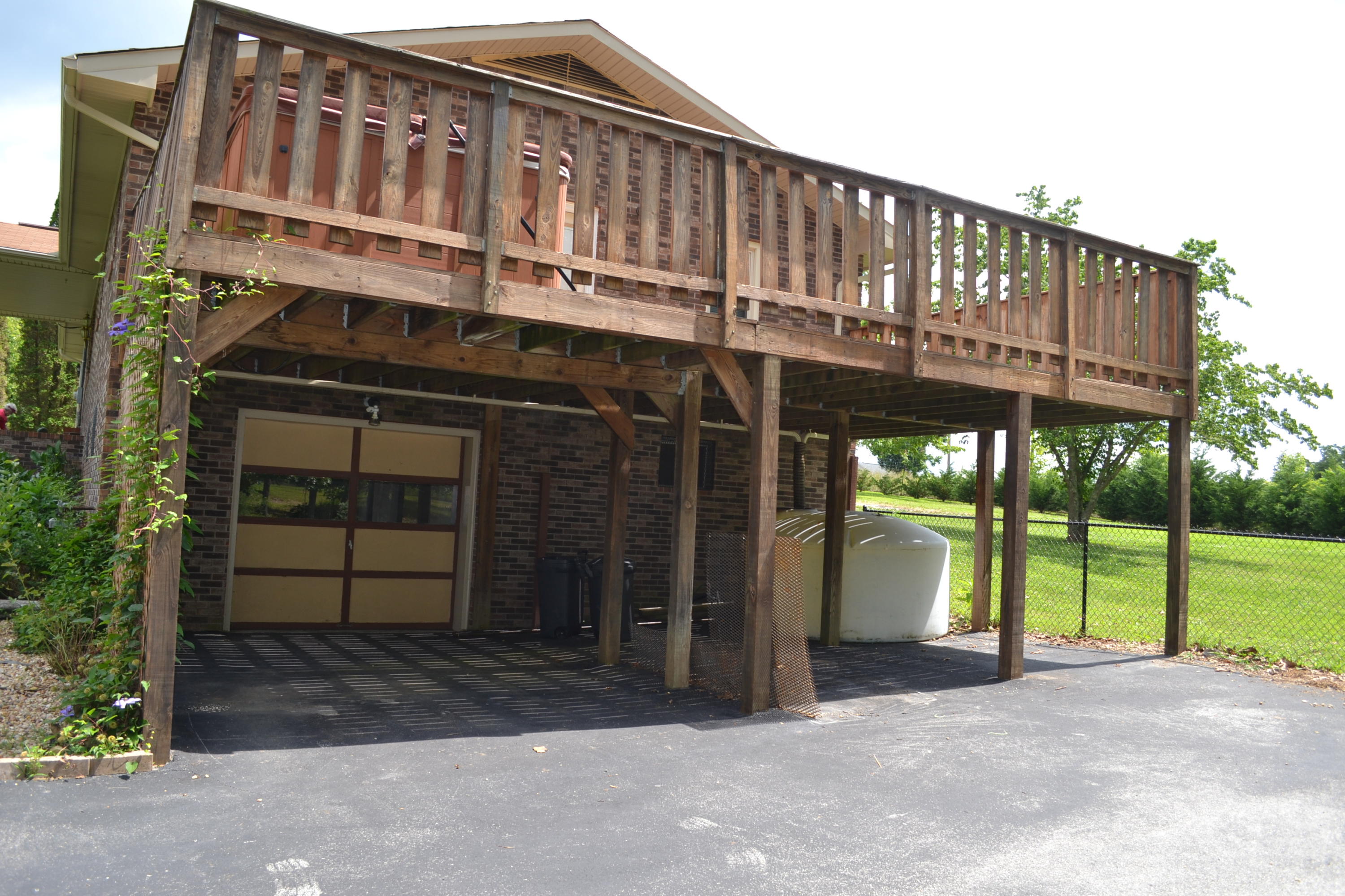 46 Robbins Road Crossville, TN 38572 - Photo 21 of 29 22 Deck