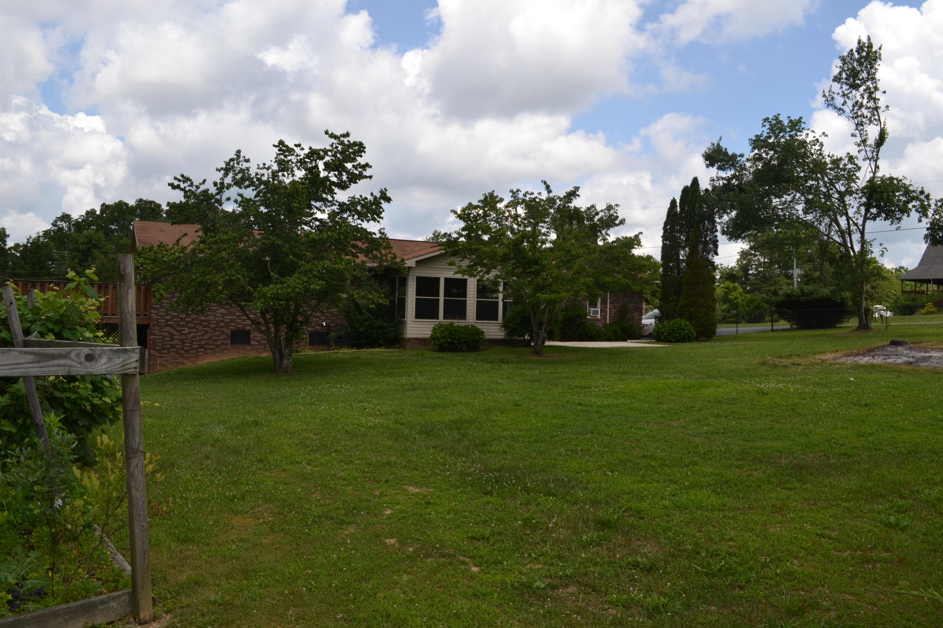 46 Robbins Road Crossville, TN 38572 - Photo 27 of 29 28 View of back