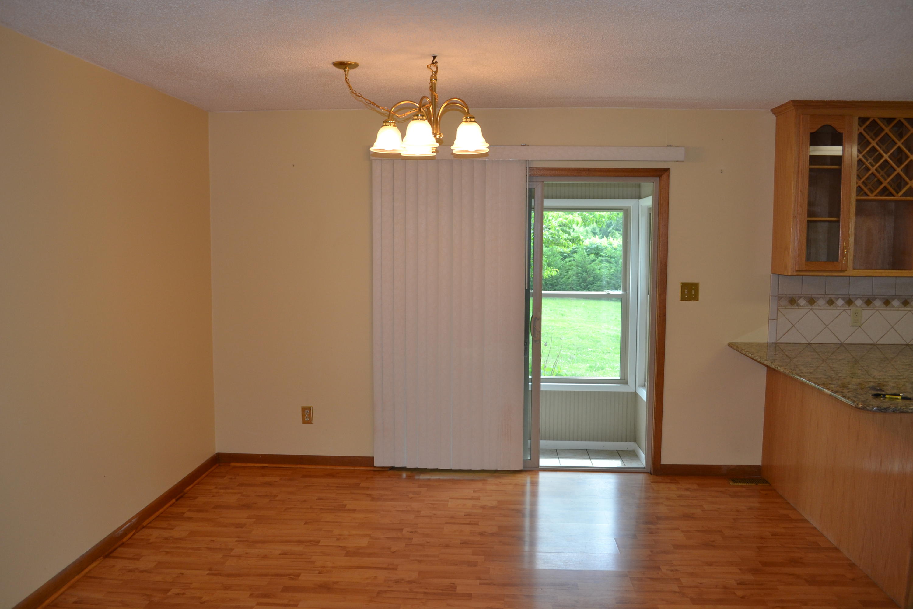 46 Robbins Road Crossville, TN 38572 - Photo 6 of 29 7 Dining room