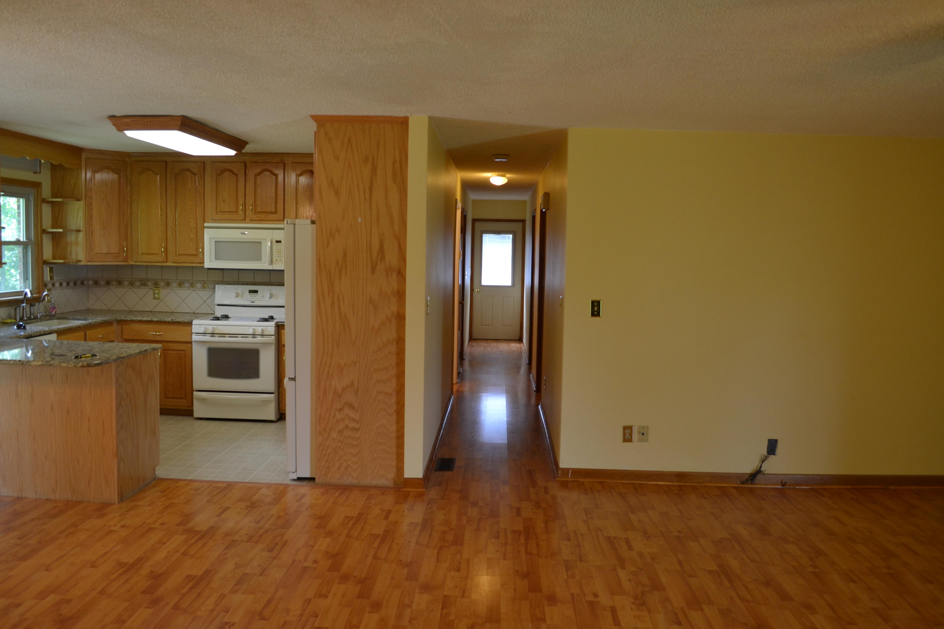 46 Robbins Road Crossville, TN 38572 - Photo 8 of 29 9 Hall