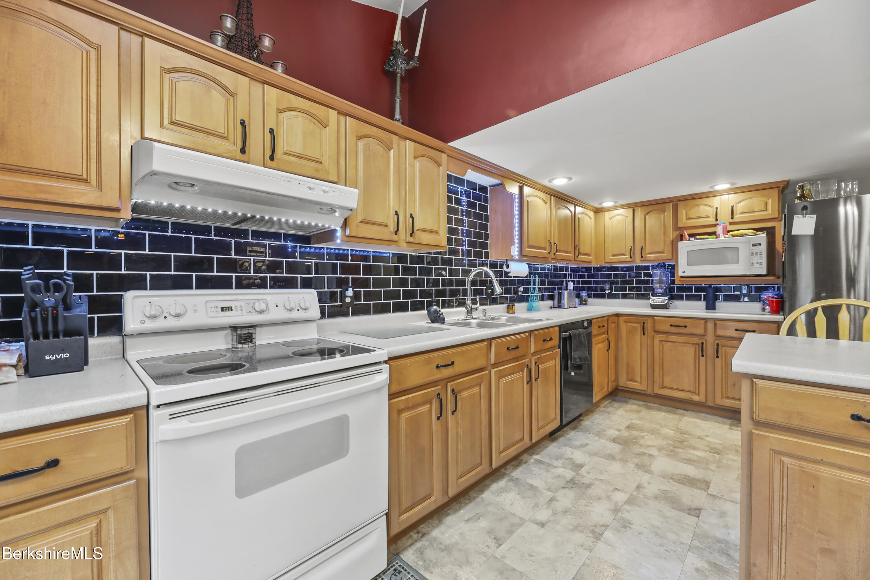 1127 North Hoosac Road Williamstown, MA 01267 - Photo 42 of 54 65 Kitchen