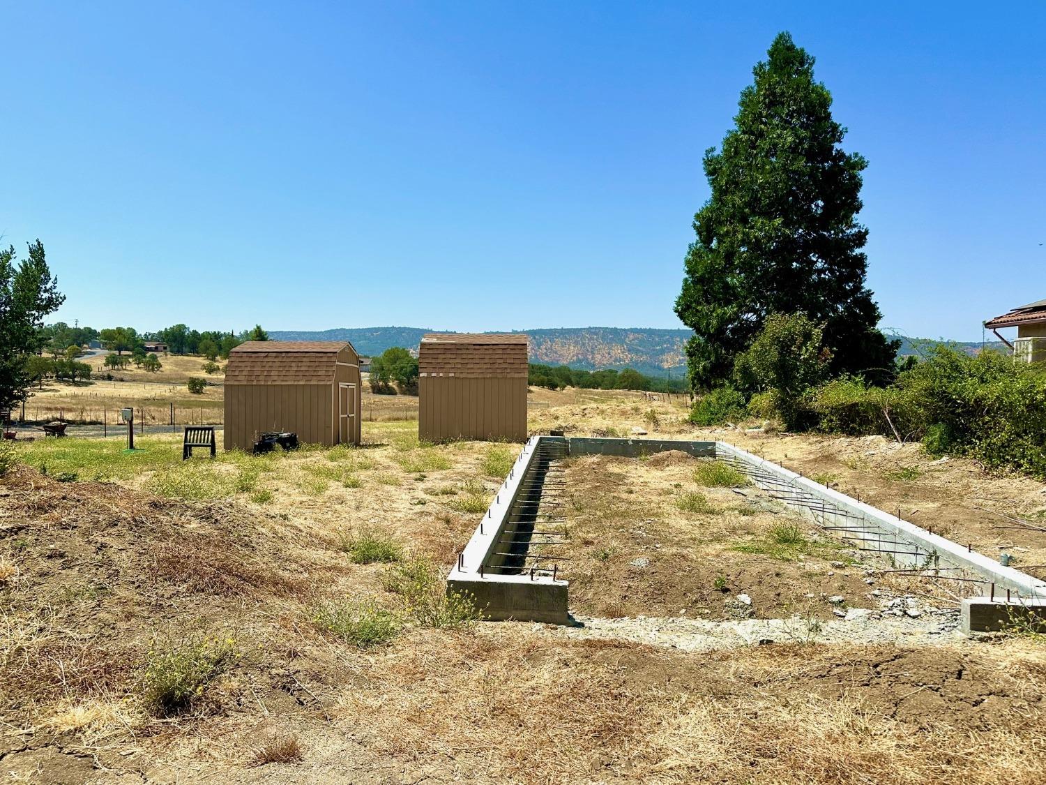 2098 Quail Hill Road Copperopolis, CA 95228 - Photo 9 of 24 a view of a backyard
