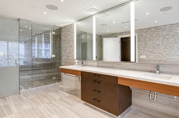 $45,000 | 1 Collins Avenue, Unit 606, Miami Beach, FL 33139