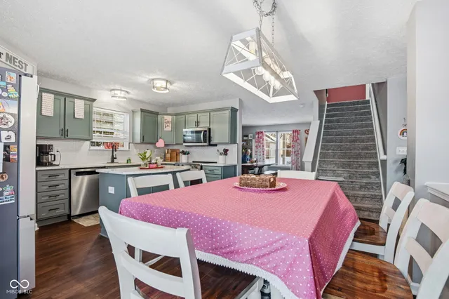 $318,500 | 1916 Abbey Lane, Danville, IN 46122