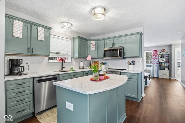 $318,500 | 1916 Abbey Lane, Danville, IN 46122