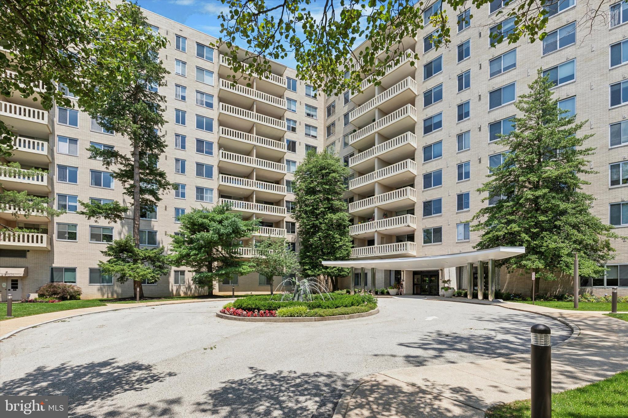 191 Presidential Boulevard, Unit R605 Bala Cynwyd, PA 19004 - Photo 2 of 35 a view of a building with a yard