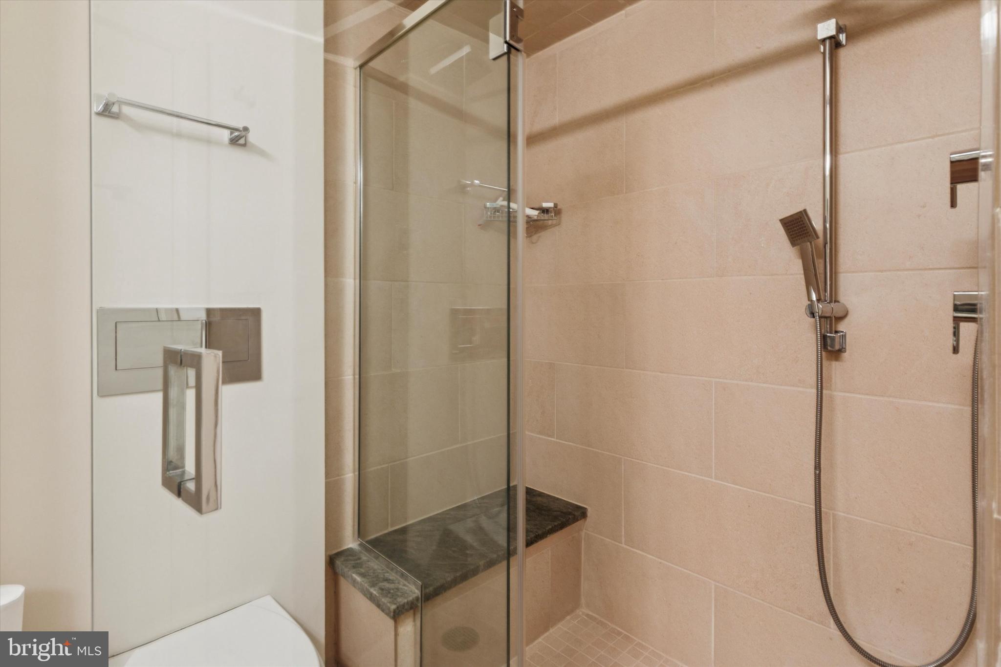 191 Presidential Boulevard, Unit R605 Bala Cynwyd, PA 19004 - Photo 22 of 35 a bathroom with a shower