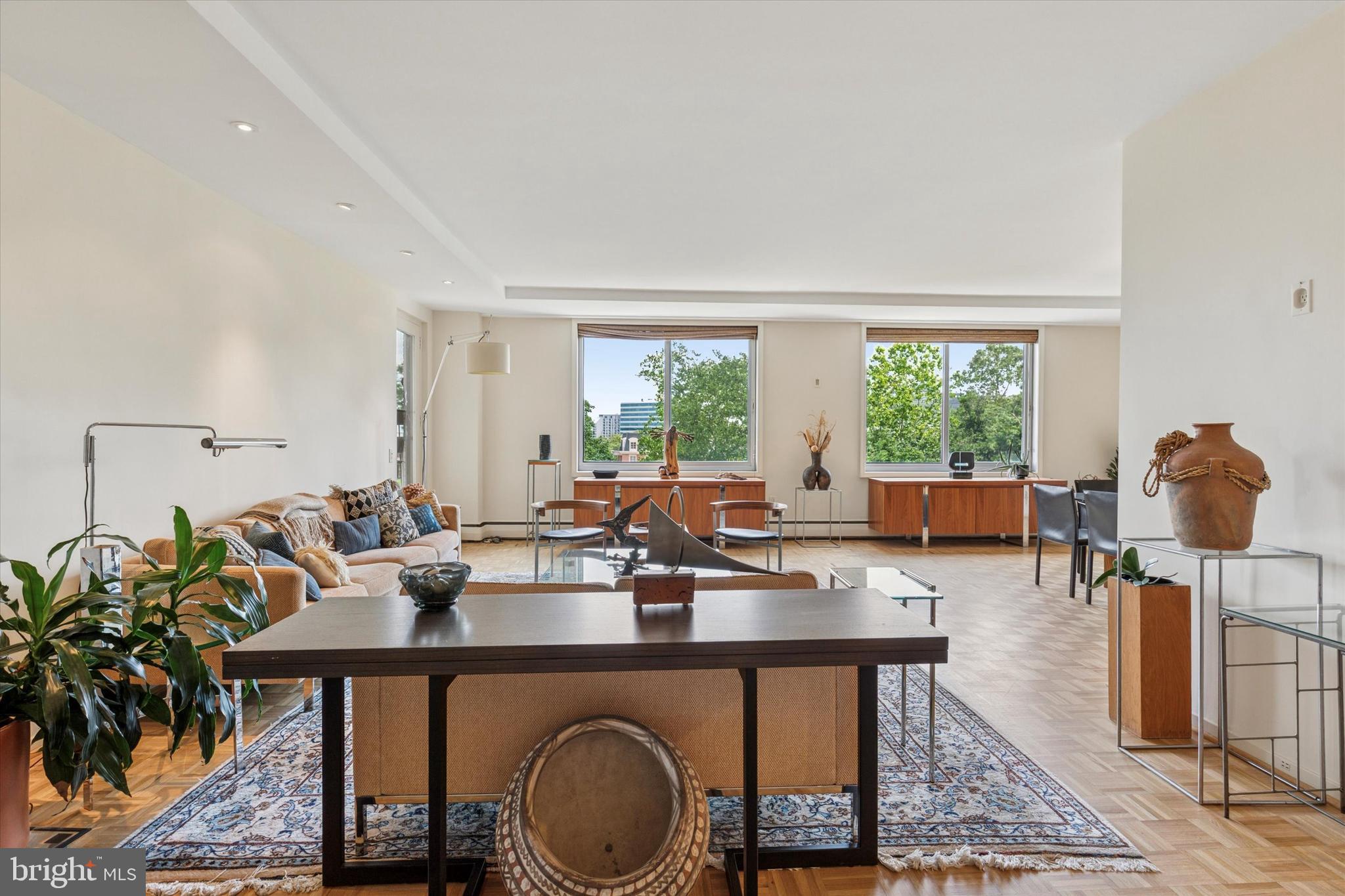 191 Presidential Boulevard, Unit R605 Bala Cynwyd, PA 19004 - Photo 5 of 35 a living room with furniture and a window