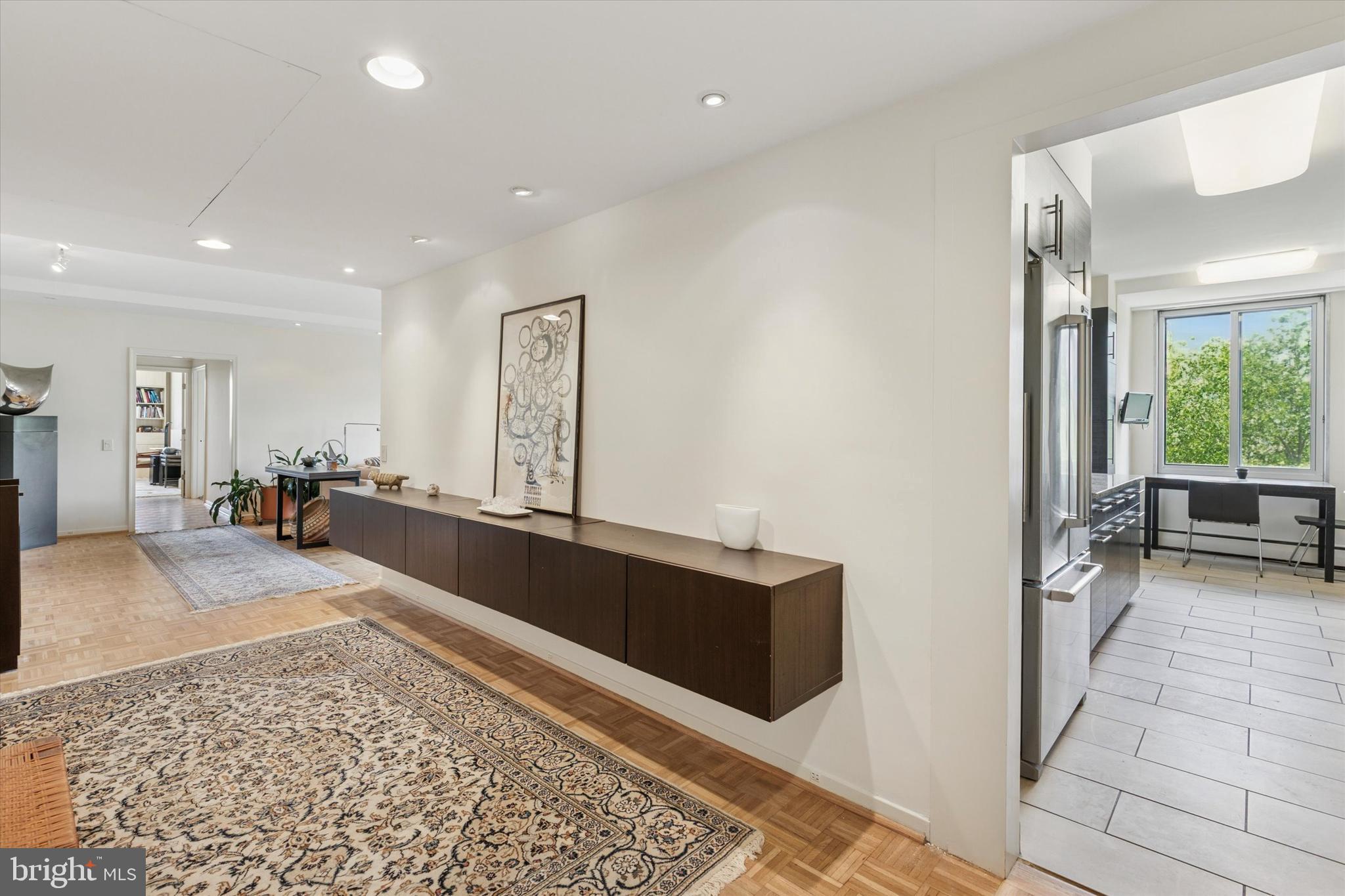 191 Presidential Boulevard, Unit R605 Bala Cynwyd, PA 19004 - Photo 6 of 35 a lobby with furniture and floor to ceiling window
