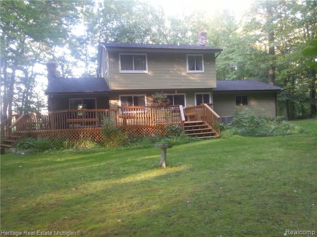 11290 Parshall Road Fenton, MI 48430 - Photo 4 of 29 inside photos 193.jpg