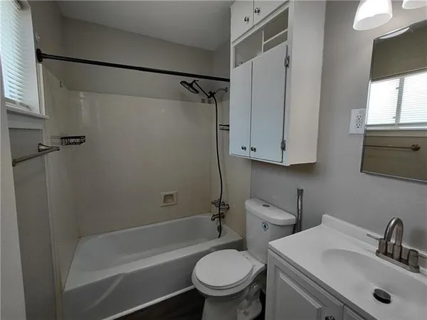 $1,100 | 116 Yorke Street, Unit B, Belle Chasse, LA 70037