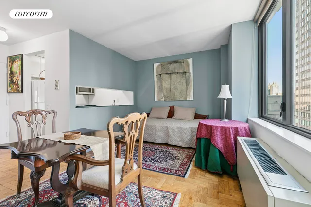$899,000 | 62 West 62nd Street, Unit 10C | Upper West Side